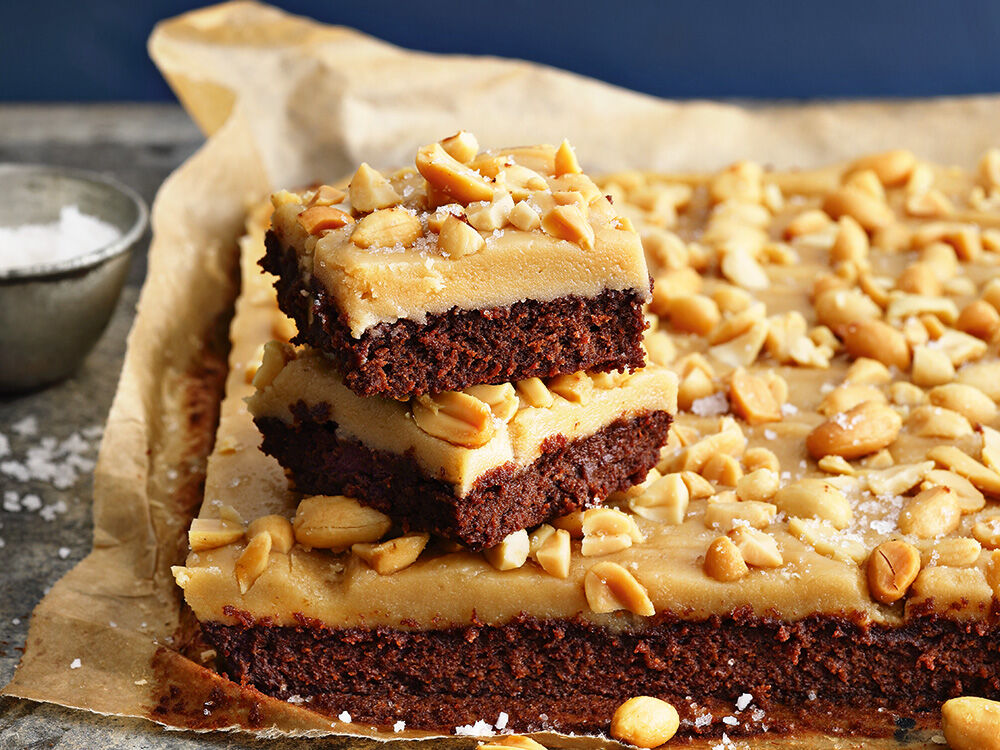 Brownies mit Karamell und Erdnüssen