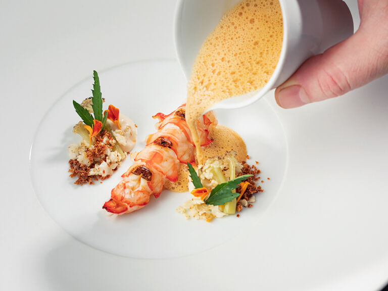 langoustino-rotes-curry-blumenkohl-grapefruit