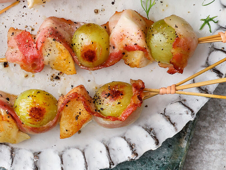 Trauben-Speck-Spießchen mit Ziegenkäse