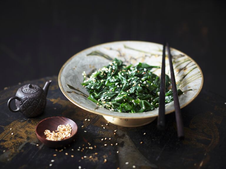 Koreanischer Spinatsalat