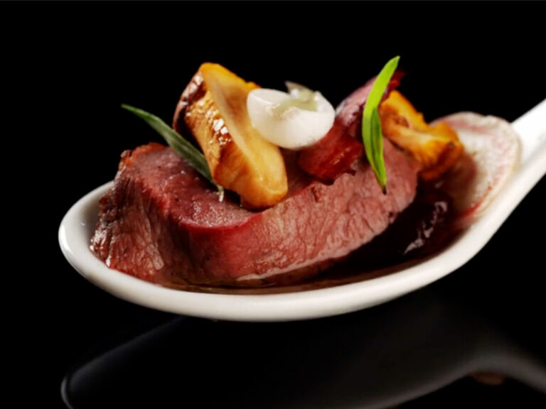 the-taste-rezept-rehruecken-mit-pfifferling-muskatkirsche-und-estragonoel