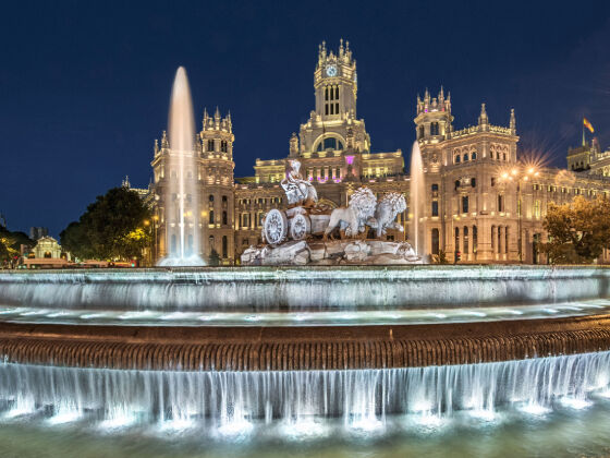 Palacio de Cibeles mit dem Brunnen Fuente de Cibeles, Madrid, Spanien