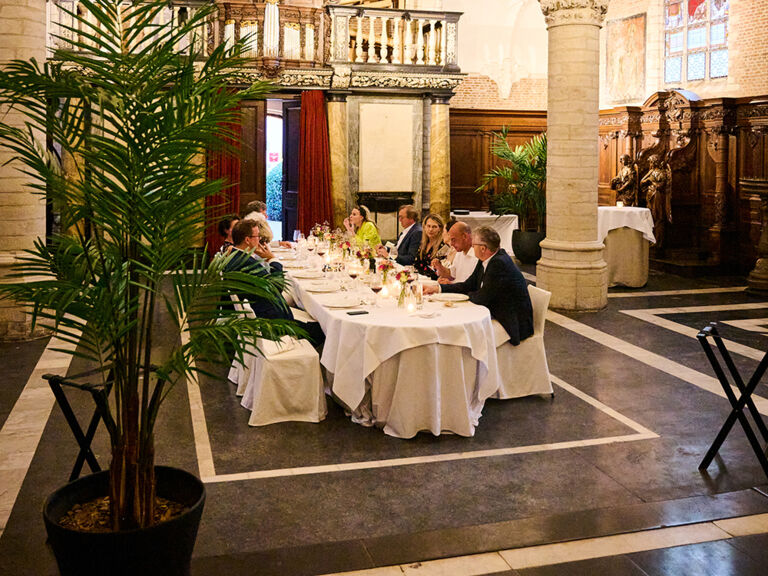 Dinner in der Kapelle Botanic Sanctuary Antwerp