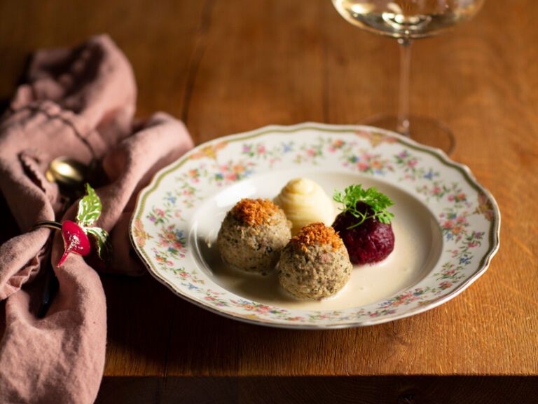Königsberger Klopse mit Rote-Bete- Salat und Kartoffelpüree, Tim Raue