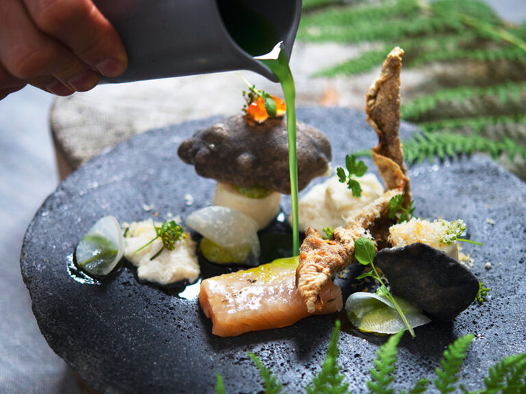 bachsaibling-kohlrabi-schalotten-gurkenponzu