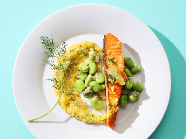 Lachs Pfanne mit dicken Bohnen und Polenta Rezept