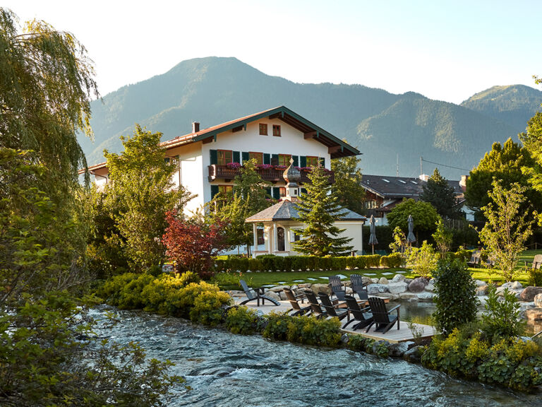 Spa & Resort Bachmair Weissach (Außen-/Parkansicht)