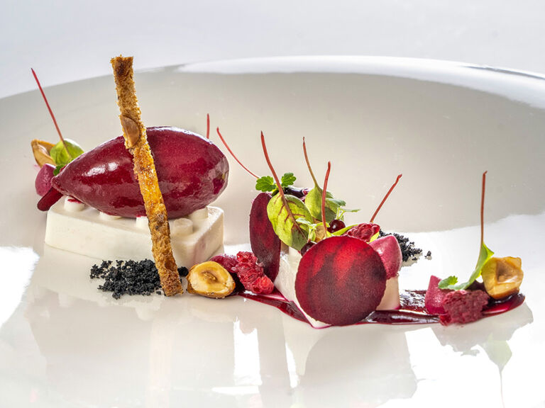 vegetarisches-menue-rote-bete-himbeere-ziegenkaese-ponzu