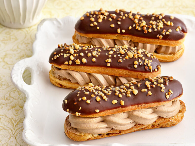 haselnuss-eclaires-mit-schoko-mokka-creme