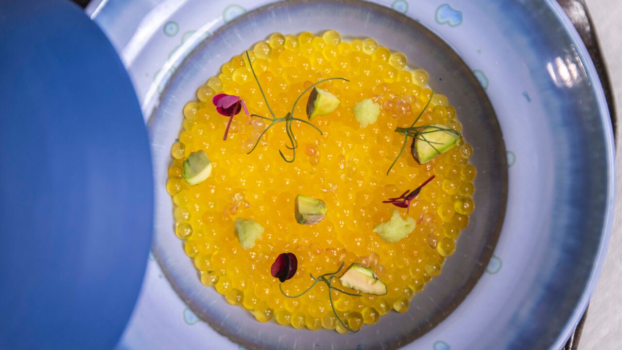chawanmushi-mit-saiblingskaviar-und-Pistazie