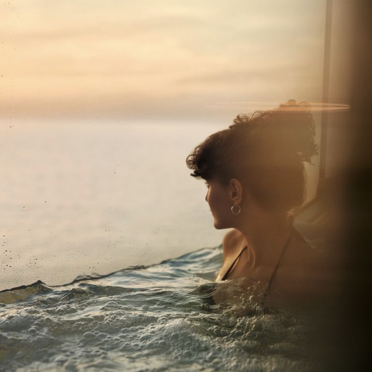 Gro&szlig; (241022_MT_HI_AIDA_M01_SPA_GAENSEHAUT_ICONIC_W_655_02_eciRGBv2)