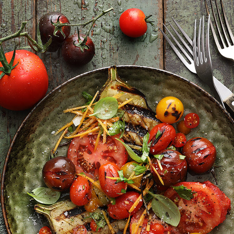 Sizzling-Tomatoes-mit-Basilikum-Auberginen